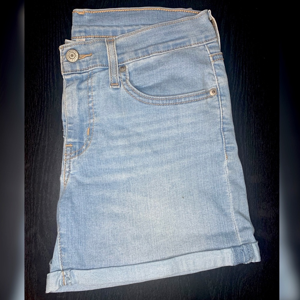 Light blue 💙 LEVI STRAUSS Denim shorts 👖